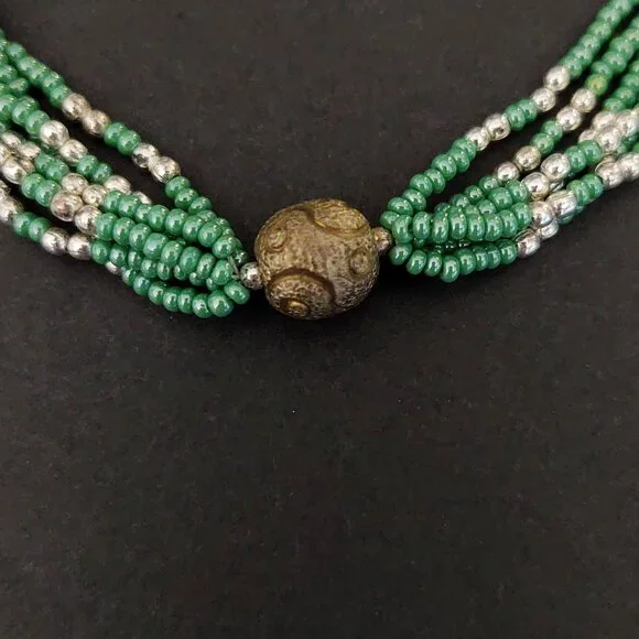 Vintage green and silver seed bead choker with matte gold beads - Picture 6 of 10